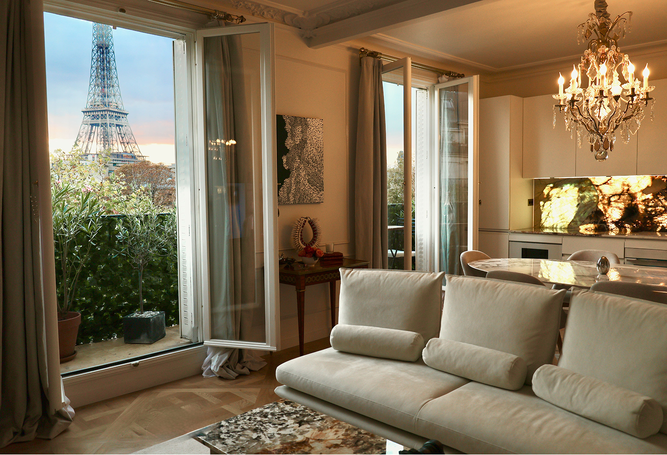 Curated Home, Seamless Arrival